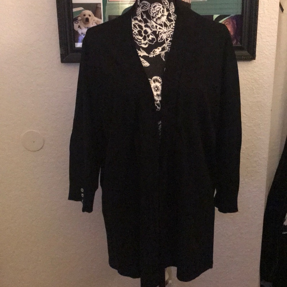 Navy blue cardigan sweater with 3/4 sleeves